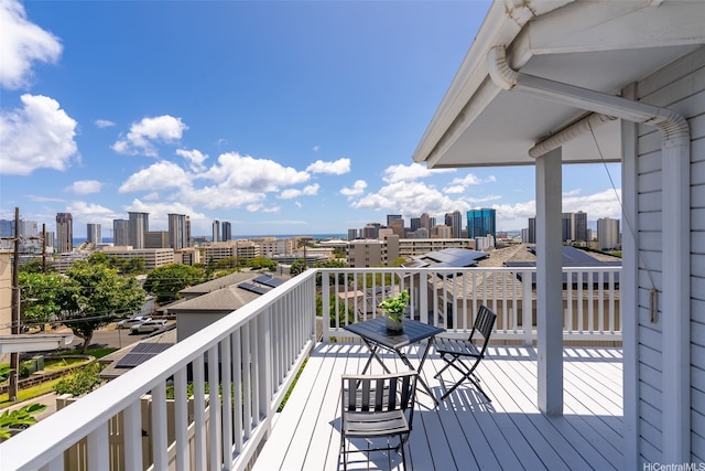 521 Prospect St, Honolulu, HI 96813 - wooden terrace featuring a skyline view