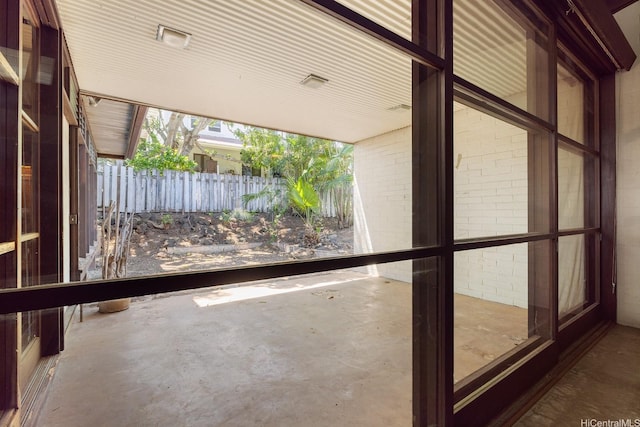 2137 Oahu Ave, Honolulu, HI 96822 - view of unfurnished sunroom