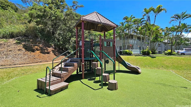 95-786 Wikao St Unit M103, Mililani, HI 96789 - communal playground with a yard