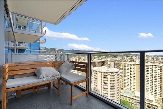 629 Keeaumoku St Unit 2505, Honolulu, HI 96814 - balcony with a view of city and a mountain view