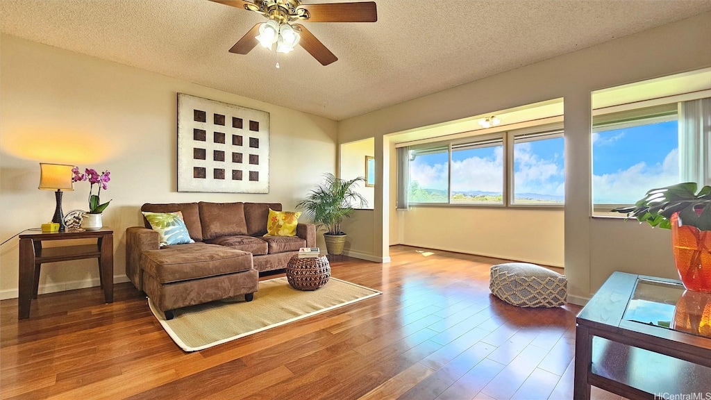 98-1451 Kaahumanu St Unit B218, Aiea, HI 96701 - photo 1