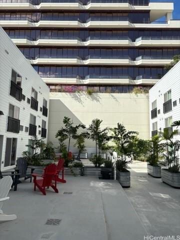803 Waimanu St Unit 204, Honolulu, HI 96813 - view of patio