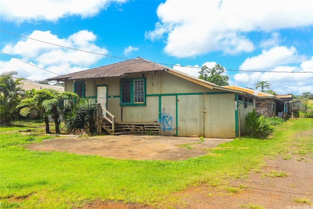 729 Nui Ave, Wahiawa, HI 96786 - rear view of property with a lawn