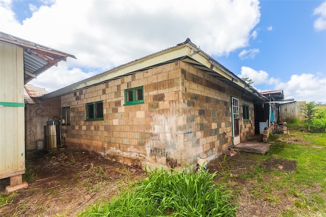 729 Nui Ave, Wahiawa, HI 96786 - view of side of home