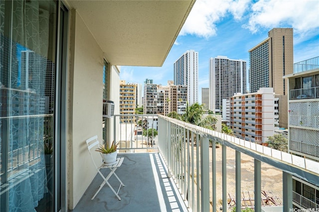2452 Tusitala St Unit 705, Honolulu, HI 96815 - balcony featuring a city view