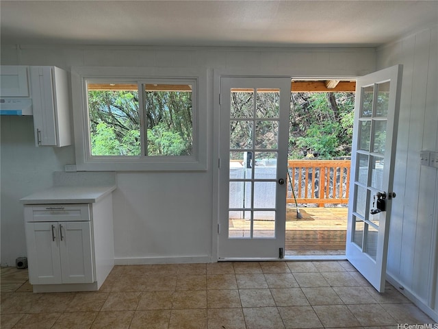 252 Moomuku Pl Unit 4, Honolulu, HI 96821 - entryway with french doors