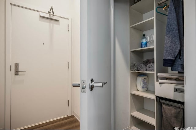 987 Queen St Unit 814, Honolulu, HI 96814 - view of closet