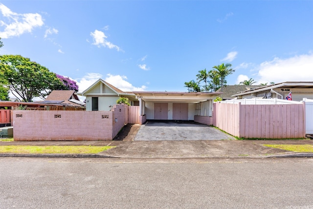 95-456 Kaelo Pl, Mililani, HI 96789 - single story home with driveway, a fenced front yard, and an attached carport