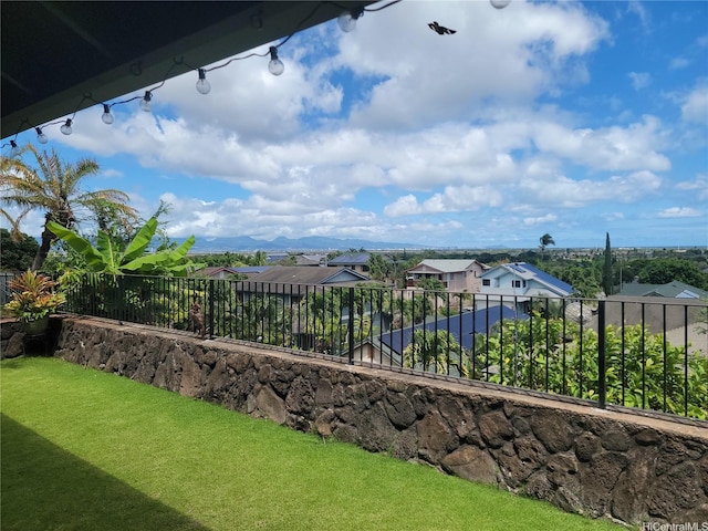 91-1565 Wahane St, Kapolei, HI 96707 - view of yard featuring a residential view