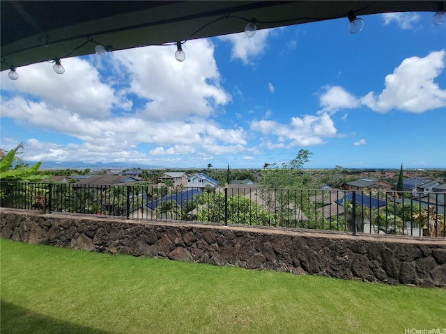 91-1565 Wahane St, Kapolei, HI 96707 - view of yard featuring a residential view