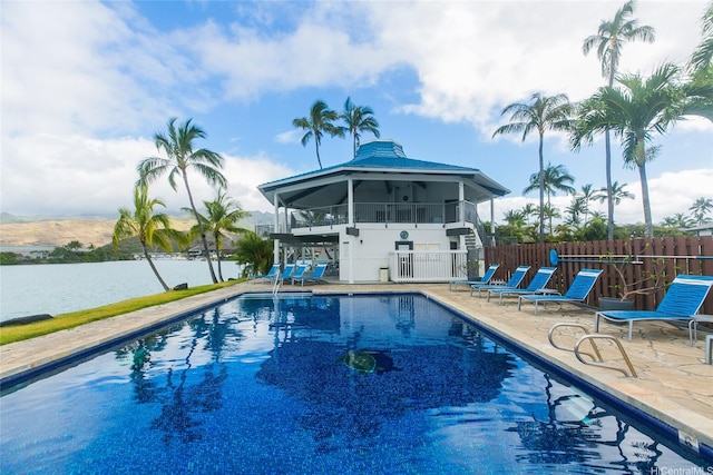 205 Koko Isle Cir Unit 403, Honolulu, HI 96825 - community pool with a patio area and a gazebo