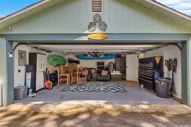 45-173 Kokokahi Pl, Kaneohe, HI 96744 - view of garage