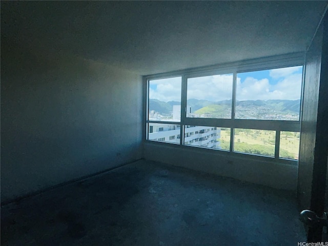 2421 Tusitala St Unit 2201, Honolulu, HI 96815 - unfurnished room with a mountain view