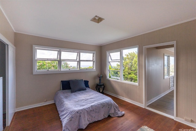 3726 Manini Way, Honolulu, HI 96816 - bedroom featuring wood finished floors, baseboards, and ornamental molding