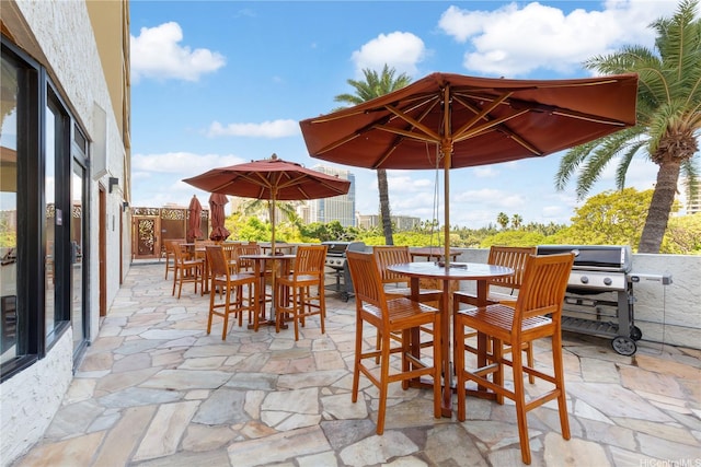 2045 Kalakaua Ave Unit 604, Honolulu, HI 96815 - view of patio with outdoor dining space