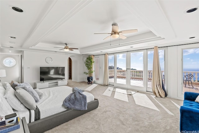 671 Kahiau Loop, Honolulu, HI 96821 - living room with a raised ceiling, arched walkways, carpet flooring, and recessed lighting