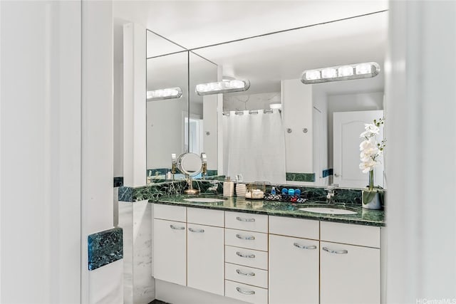 671 Kahiau Loop, Honolulu, HI 96821 - full bath with double vanity