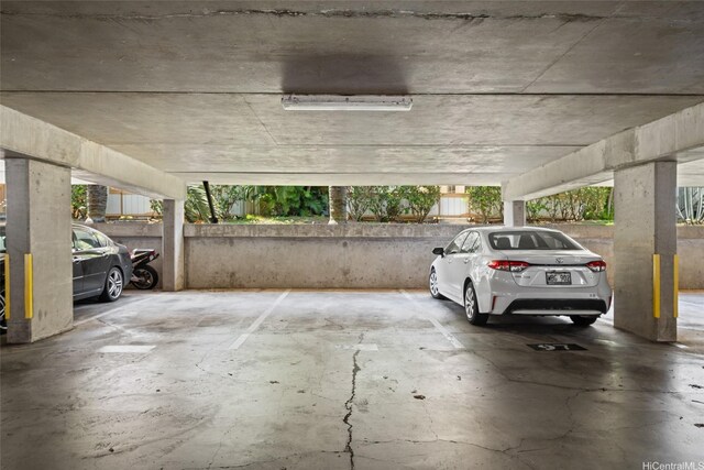 306 Mananai Pl Unit 4D, Honolulu, HI 96818 - view of parking deck