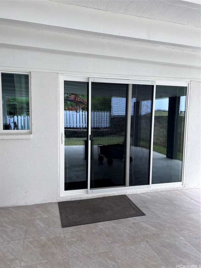 612 Ainapo St, Honolulu, HI 96825 - entrance to property featuring stucco siding