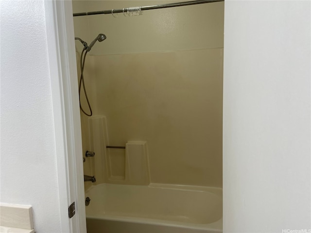 94-1081 Kepakepa St Unit K11, Waipahu, HI 96797 - bathroom featuring  shower combination