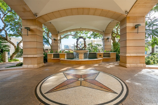 1740 S Beretania St Unit 10, Honolulu, HI 96826 - common area featuring lofted ceiling