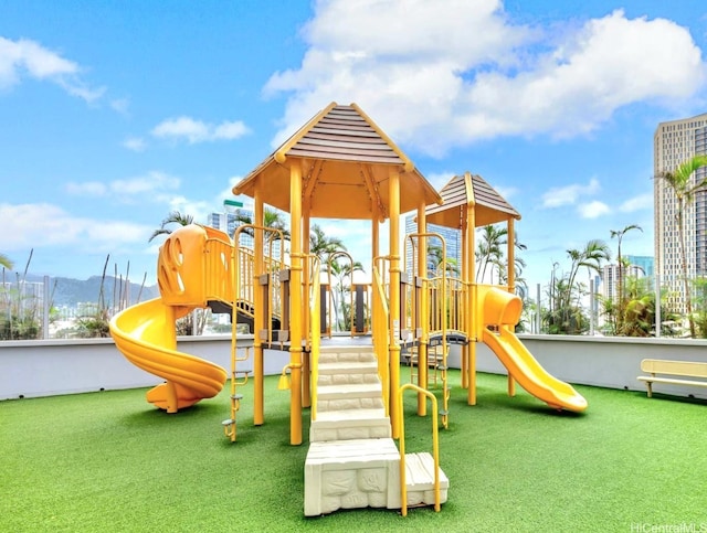988 Halekauwila St Unit 1801, Honolulu, HI 96814 - view of communal playground