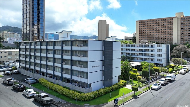 1550 Rycroft St Unit 323, Honolulu, HI 96814 - view of building exterior featuring a view of city and uncovered parking