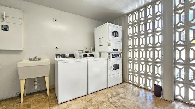 1550 Rycroft St Unit 323, Honolulu, HI 96814 - shared laundry room with stacked washer / dryer and independent washer and dryer