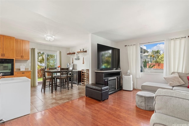 95-1031 Kuauli St Unit 87, Mililani, HI 96789 - living area with light wood-style floors