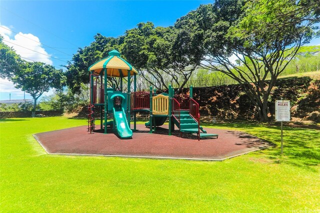 1060 Kamehameha Hwy Unit 2303A, Pearl City, HI 96782 - communal playground with a yard