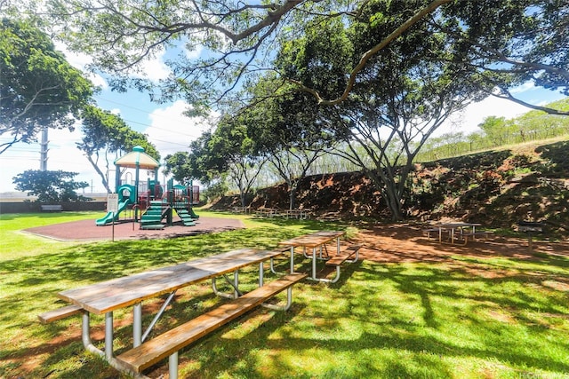 1060 Kamehameha Hwy Unit 2303A, Pearl City, HI 96782 - community playground featuring a yard
