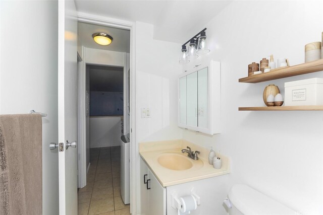 1060 Kamehameha Hwy Unit 2303A, Pearl City, HI 96782 - bathroom with tile patterned floors, vanity, and toilet