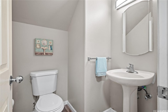 91-1032 Kamaehu St, Ewa Beach, HI 96706 - half bath with toilet and lofted ceiling