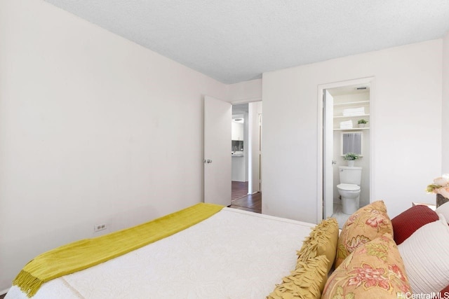 2488 Kapiolani Blvd Unit 203, Honolulu, HI 96826 - bedroom with ensuite bath