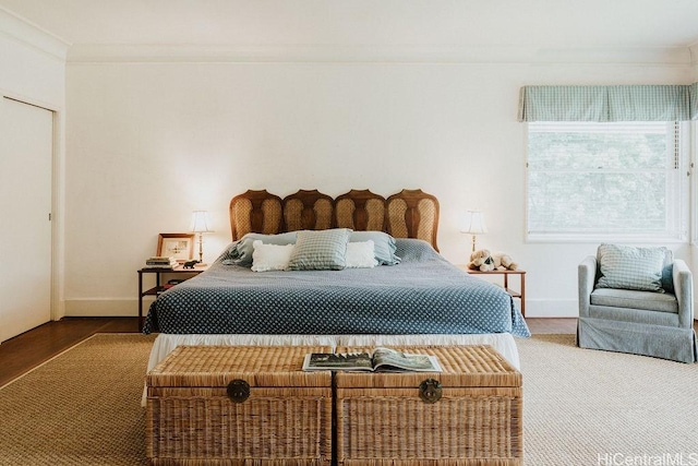 247 Dowsett Ave, Honolulu, HI 96817 - bedroom featuring crown molding and baseboards