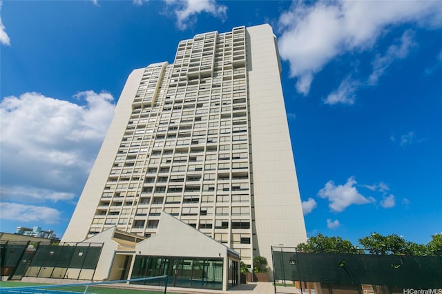 1717 Mott Smith Dr Unit 707, Honolulu, HI 96822 - view of apartment building / complex