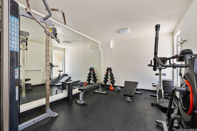2452 Tusitala St Unit 1207, Honolulu, HI 96815 - exercise room with baseboards