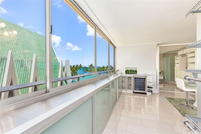 2500 Kalakaua Ave Unit 504, Honolulu, HI 96815 - unfurnished sunroom with beverage cooler