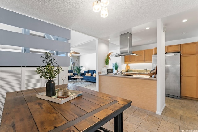 95-112 Kipapa Dr Unit 418, Mililani, HI 96789 - dining space featuring light tile patterned floors, recessed lighting, and a textured ceiling