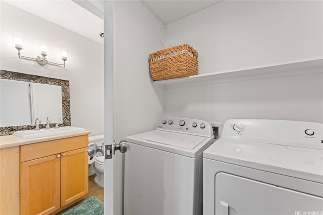 95-112 Kipapa Dr Unit 418, Mililani, HI 96789 - washroom featuring washer and dryer