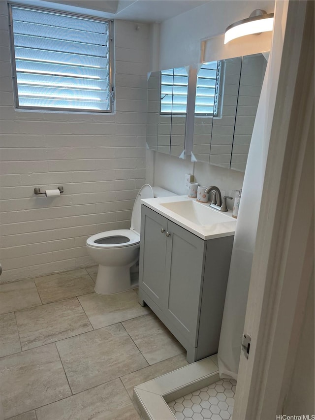 410 Nahua St Unit 106, Honolulu, HI 96815 - bathroom with toilet and vanity