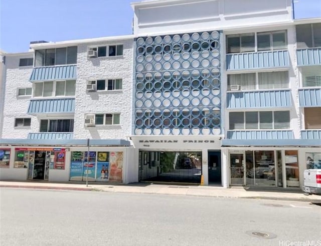 410 Nahua St Unit 106, Honolulu, HI 96815 - view of apartment building / complex