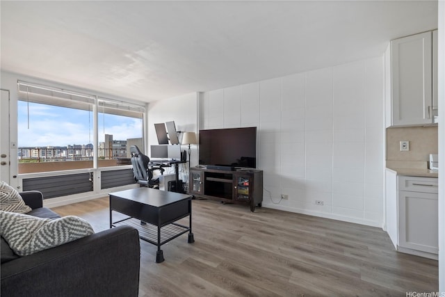 1710 Makiki St Unit 1005, Honolulu, HI 96822 - living room featuring light wood finished floors