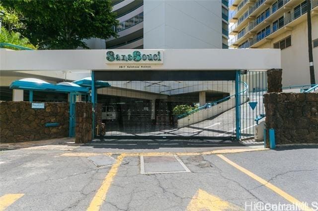 2877 Kalakaua Ave Unit 505/506, Honolulu, HI 96815 - view of gate