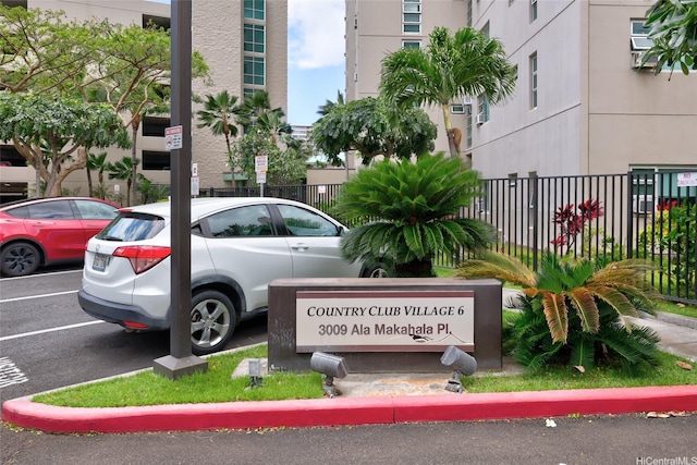 3009 Ala Makahala Pl Unit 905, Honolulu, HI 96818 - community / neighborhood sign with uncovered parking