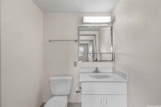 3009 Ala Makahala Pl Unit 905, Honolulu, HI 96818 - half bath featuring vanity and toilet