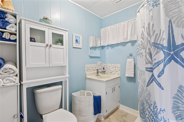 538 Akahi Pl, Lanai City, HI 96763 - full bath featuring vanity, toilet, and a shower with shower curtain
