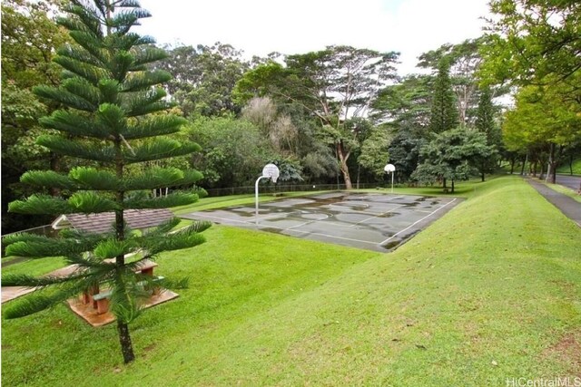 95-510 Wikao St Unit B201, Mililani, HI 96789 - view of community with community basketball court, a yard, and view of scattered trees