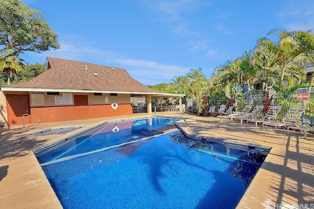 95-510 Wikao St Unit B201, Mililani, HI 96789 - community pool with a community hot tub and a patio area