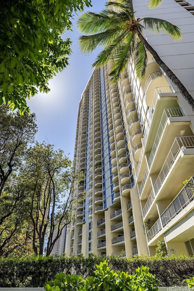 469 Ena Rd Unit 901, Honolulu, HI 96815 - view of apartment building / complex